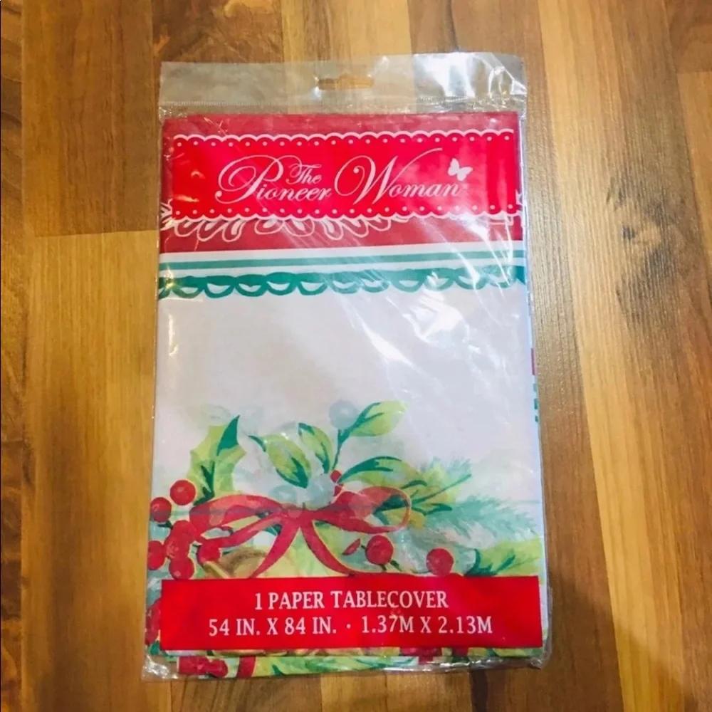 NWT Pioneer Woman White Christmas Table Cloth Disposable Party Decoration Holly